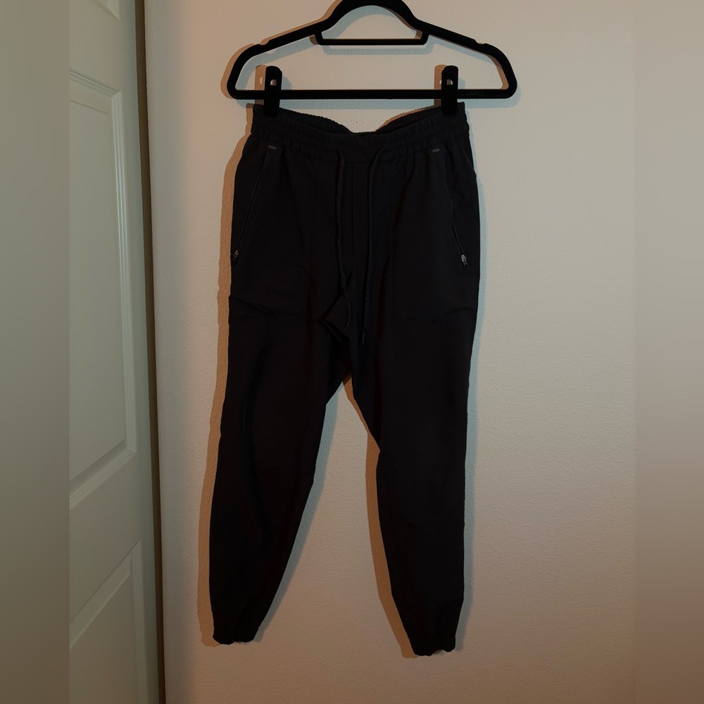 Lululemon Men’s License to Train Joggers 29”